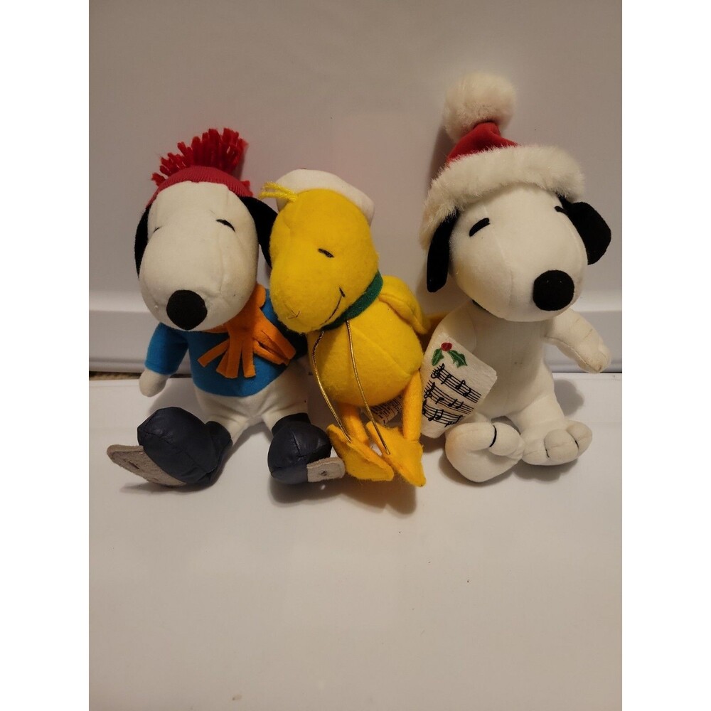 3 -Snoopy Tweety Bird Peanuts Winter Christmas Skiing Ice Skating Singing Plush